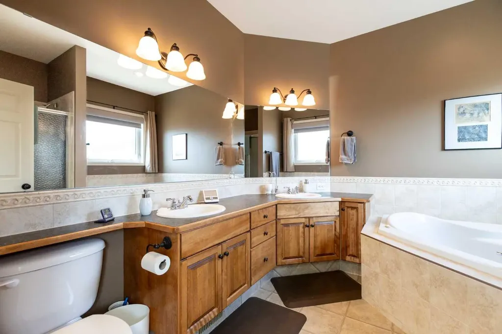482 Wishart Street Red Deer AB T4N 7E9
