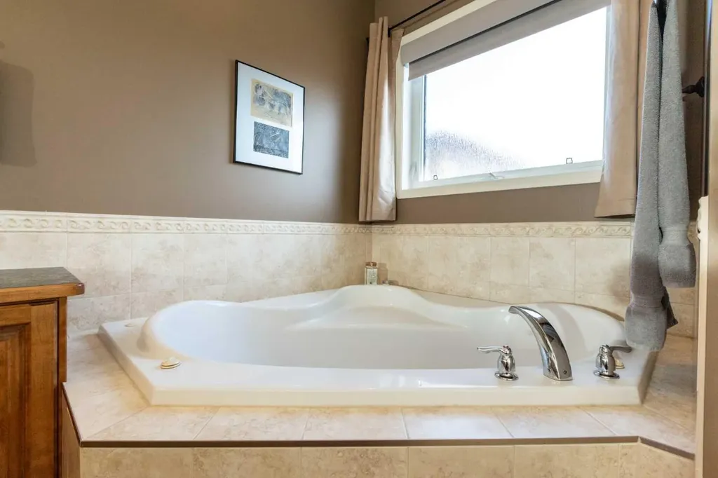 482 Wishart Street Red Deer AB T4N 7E9