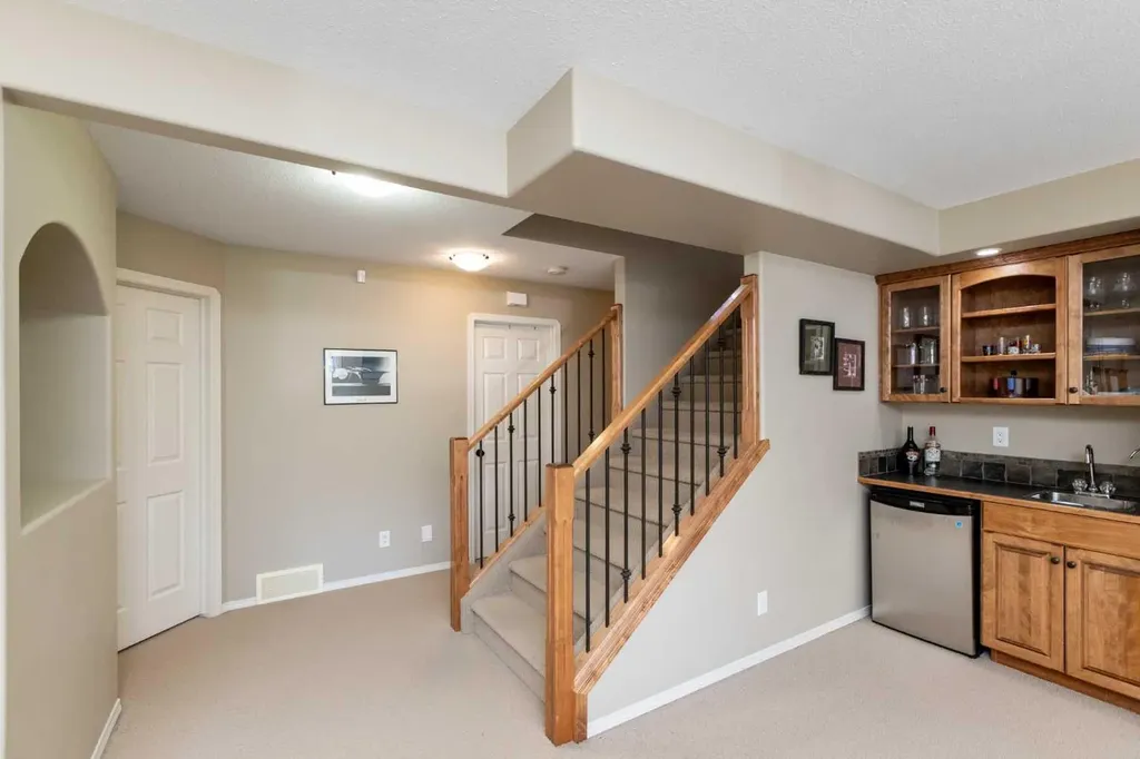 482 Wishart Street Red Deer AB T4N 7E9