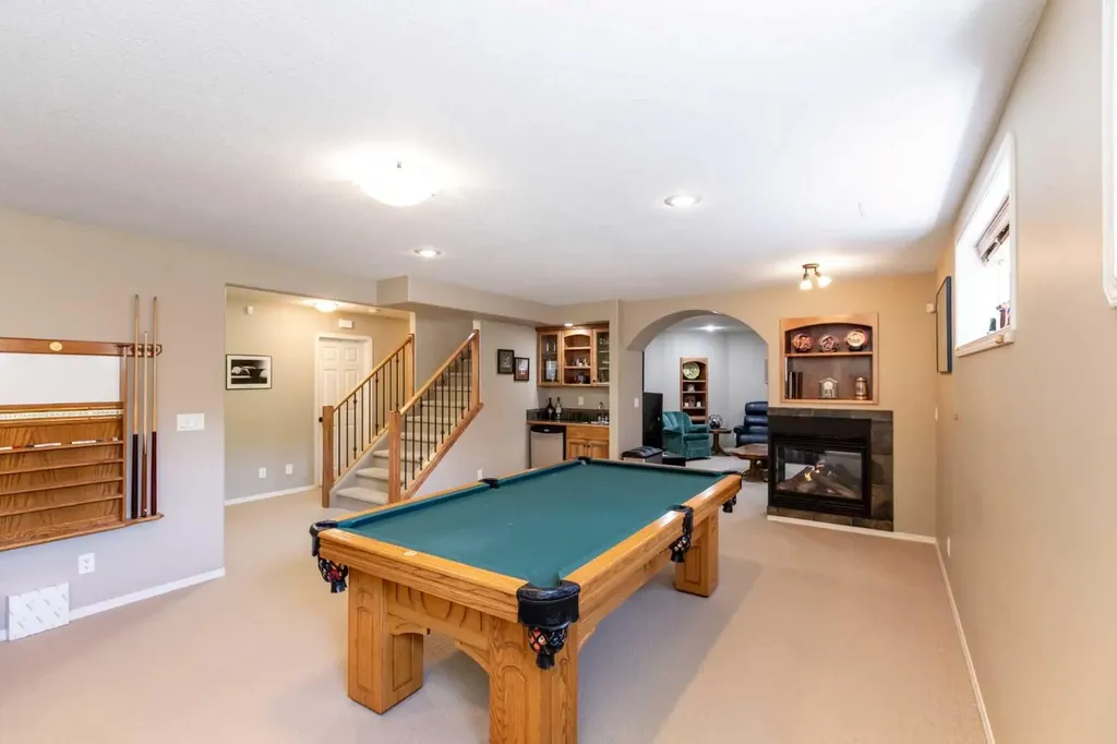 482 Wishart Street Red Deer AB T4N 7E9