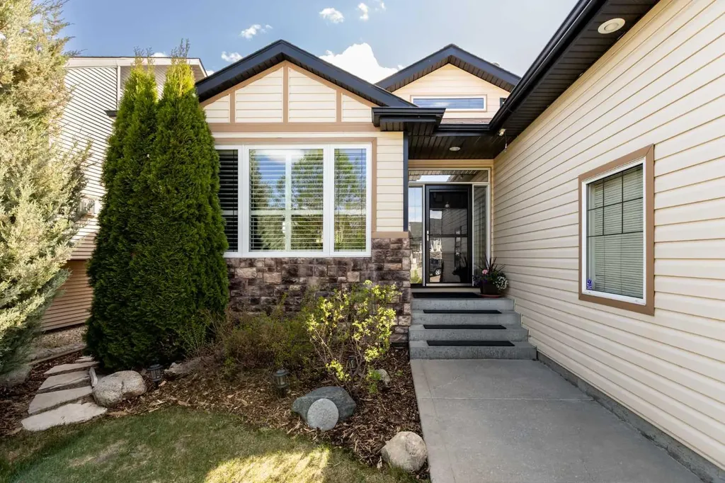 482 Wishart Street Red Deer AB T4N 7E9