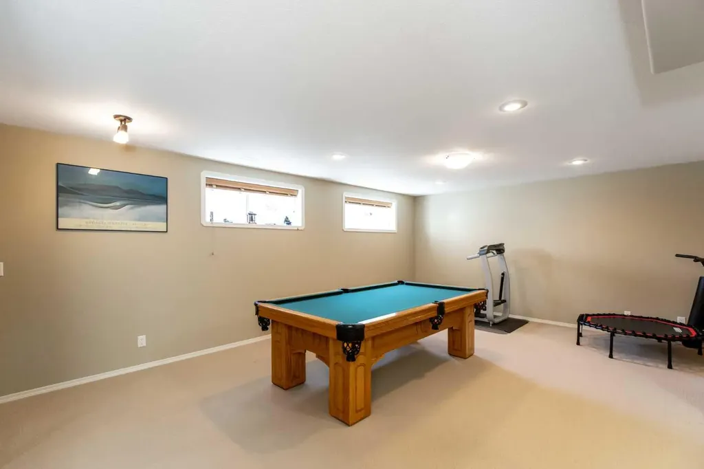 482 Wishart Street Red Deer AB T4N 7E9