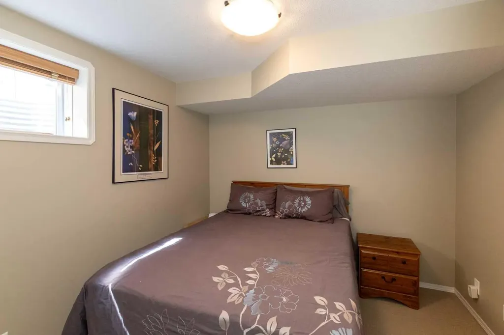 482 Wishart Street Red Deer AB T4N 7E9