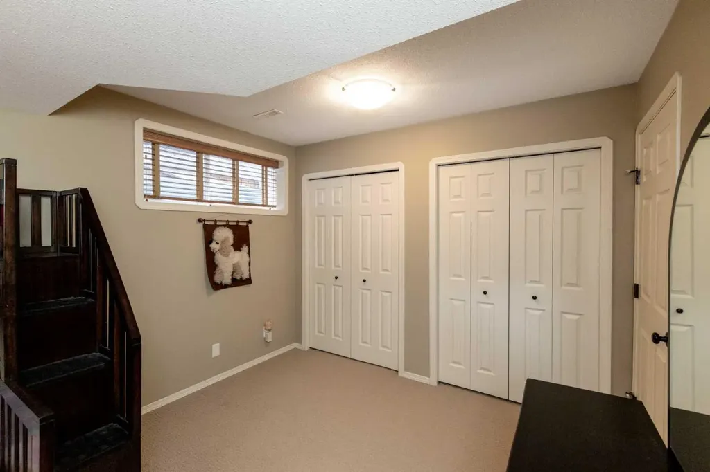 482 Wishart Street Red Deer AB T4N 7E9