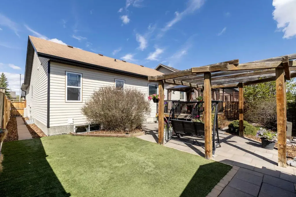 482 Wishart Street Red Deer AB T4N 7E9