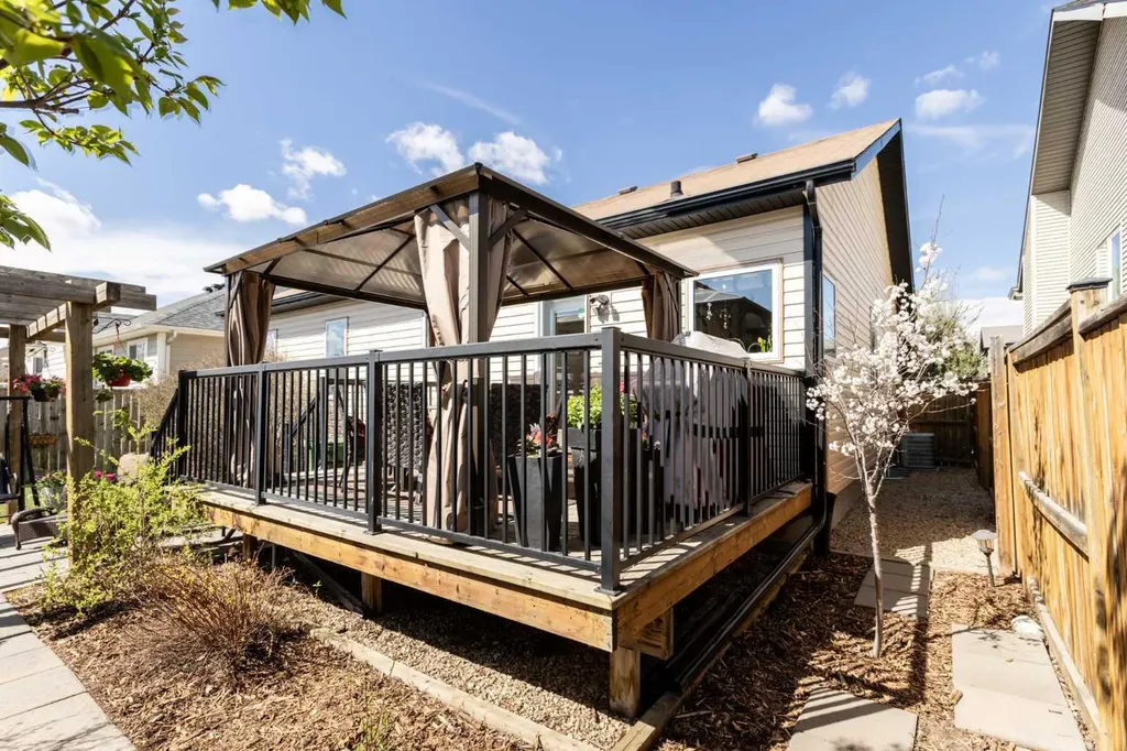 482 Wishart Street Red Deer AB T4N 7E9