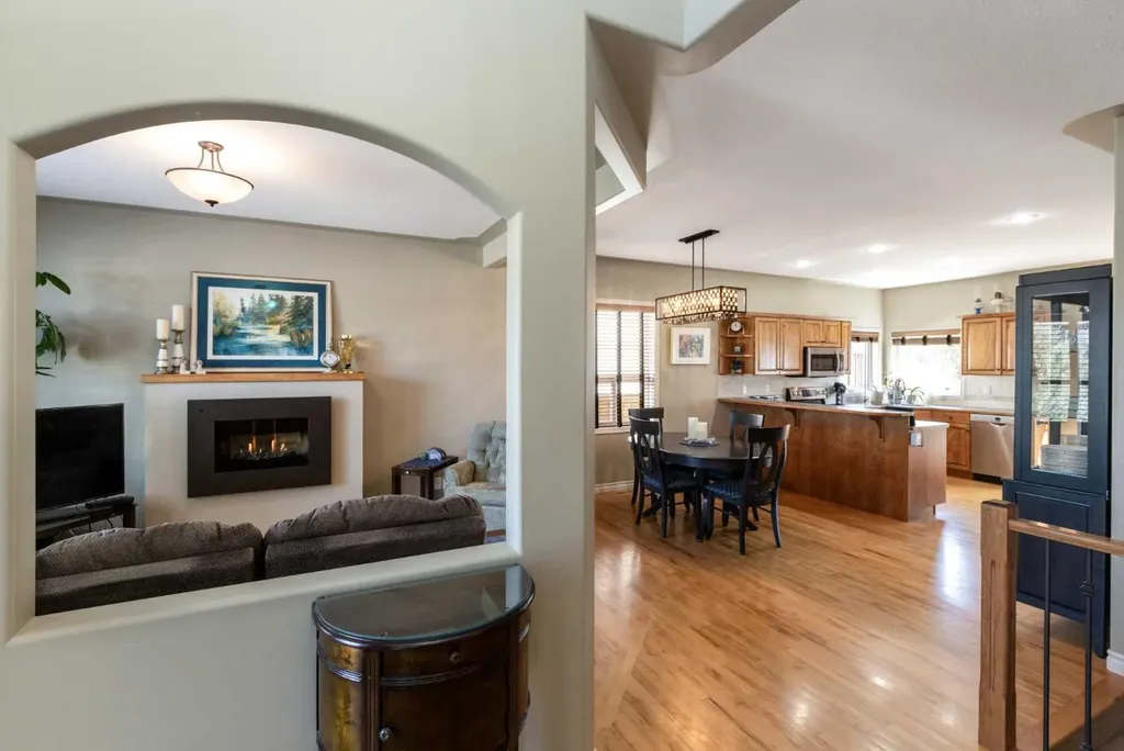 482 Wishart Street Red Deer AB T4N 7E9