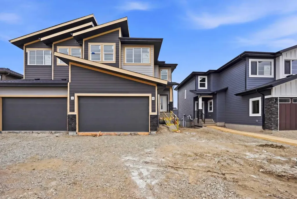 30 Waterford Mews Chestermere AB T1X 3B4