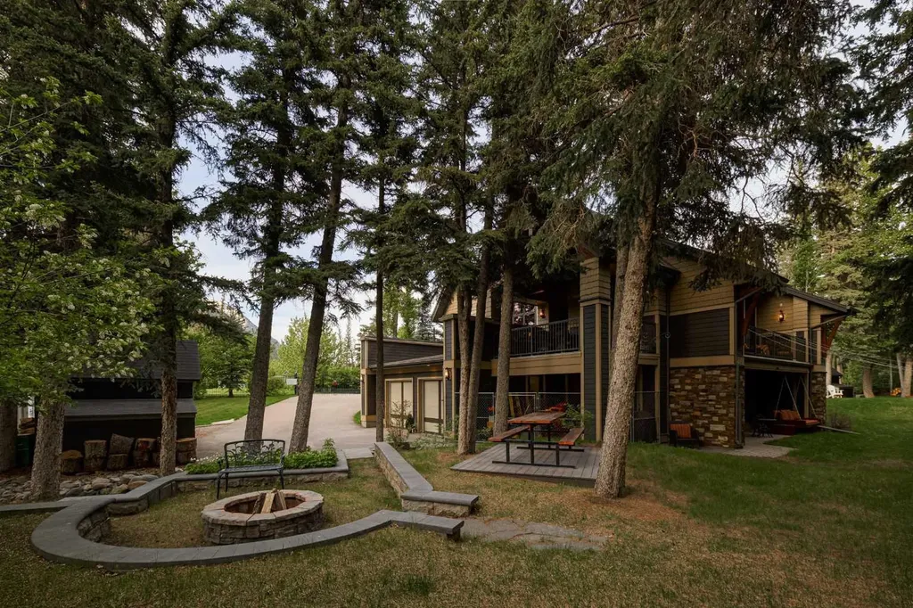 9 Mountaineer Close Lac Des Arcs AB T1W2W3