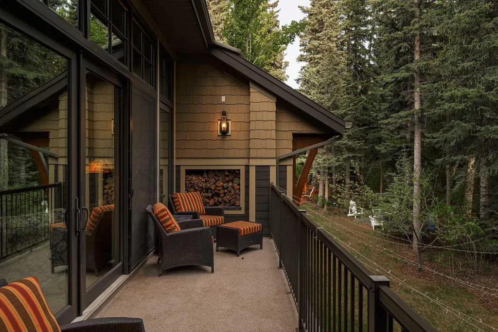 9 Mountaineer Close Lac Des Arcs AB T1W2W3