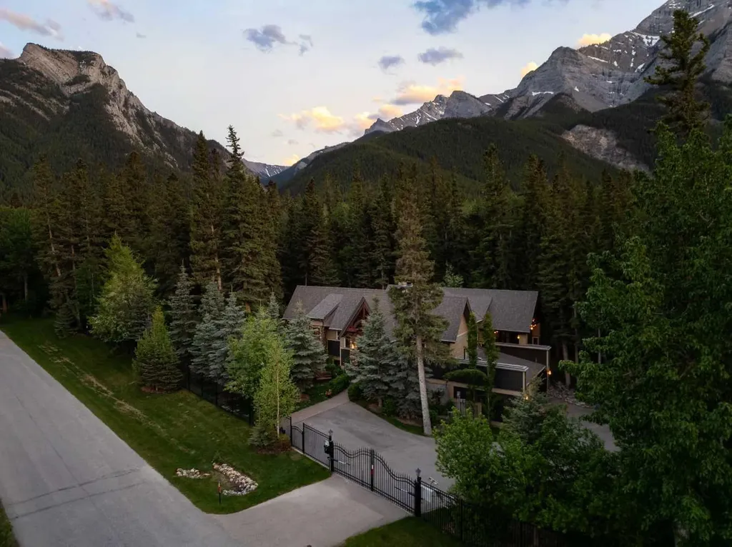 9 Mountaineer Close Lac Des Arcs AB T1W2W3