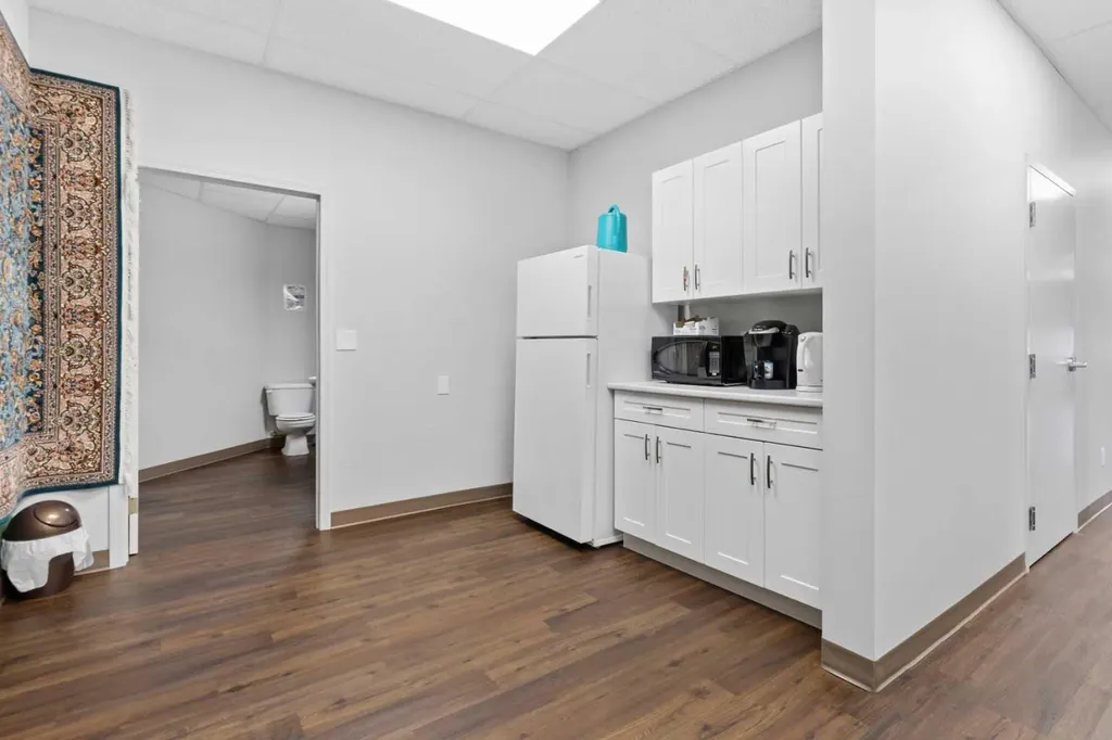 4941 49 Street Camrose AB T4V 1N3