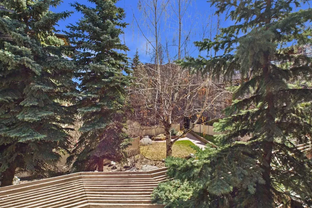 3730 50 Street NW Calgary AB T3A 2V9