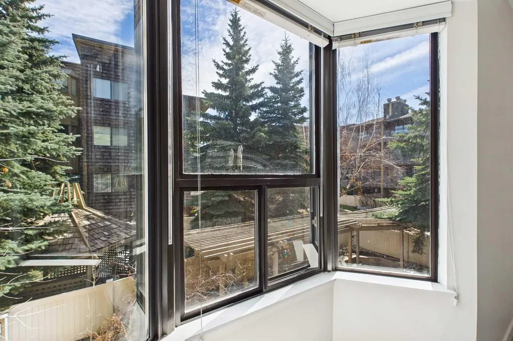 3730 50 Street NW Calgary AB T3A 2V9