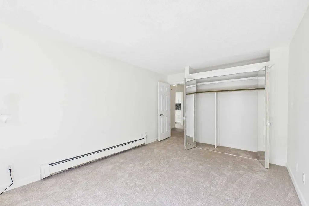 3730 50 Street NW Calgary AB T3A 2V9