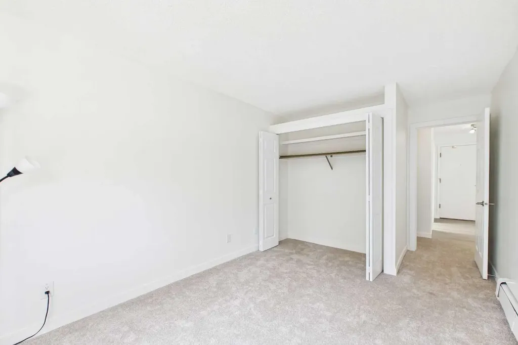 3730 50 Street NW Calgary AB T3A 2V9