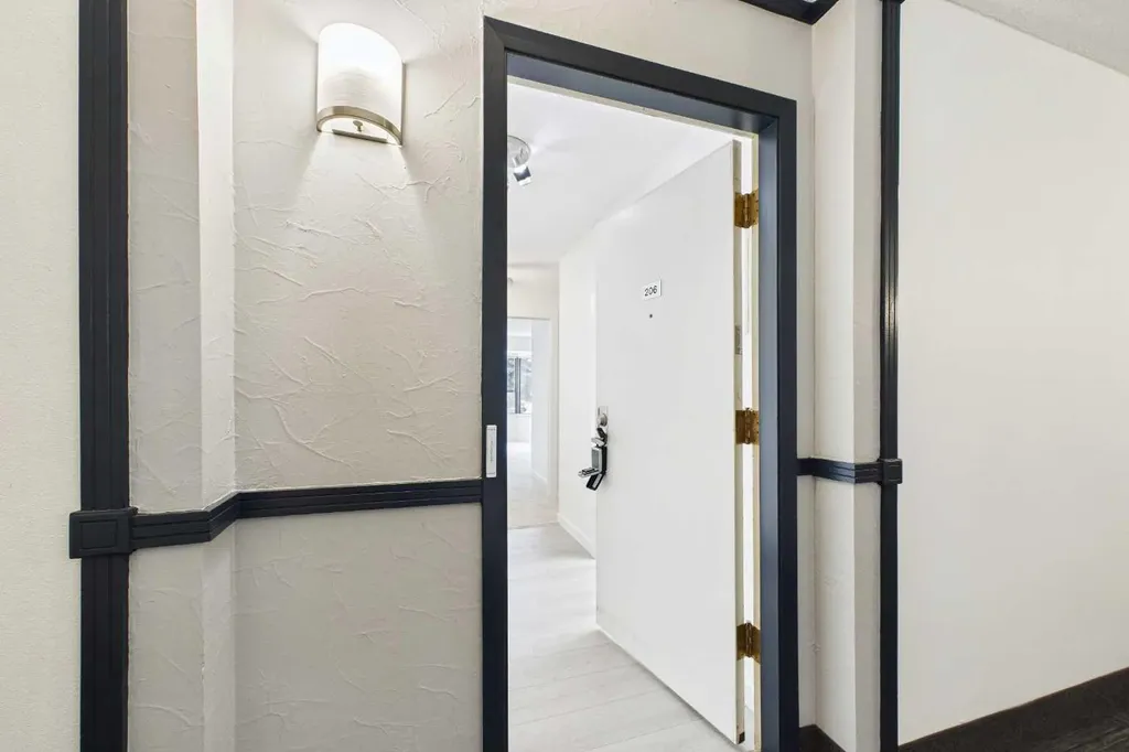 3730 50 Street NW Calgary AB T3A 2V9