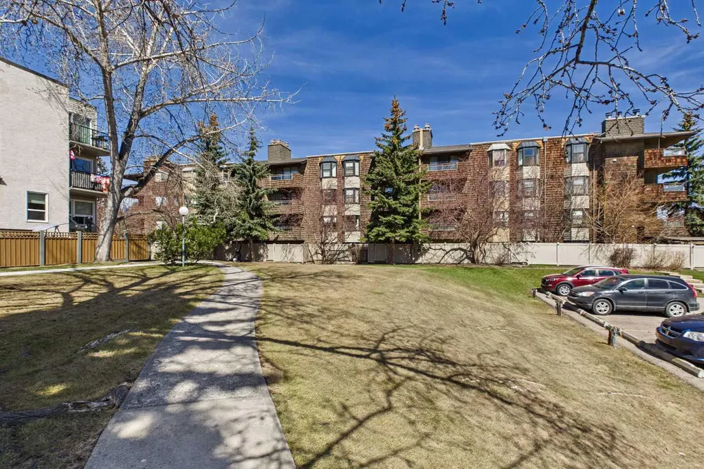 3730 50 Street NW Calgary AB T3A 2V9