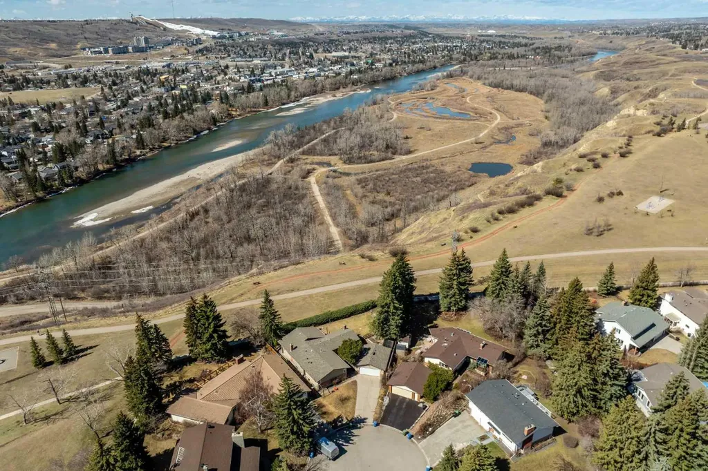 3730 50 Street NW Calgary AB T3A 2V9