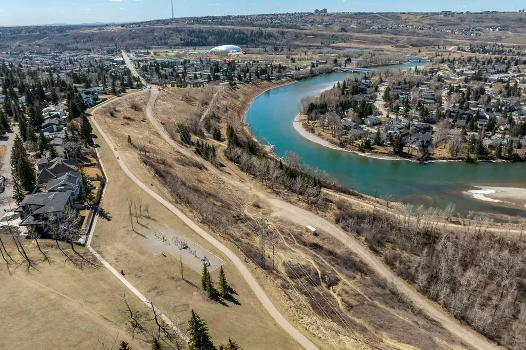 3730 50 Street NW Calgary AB T3A 2V9