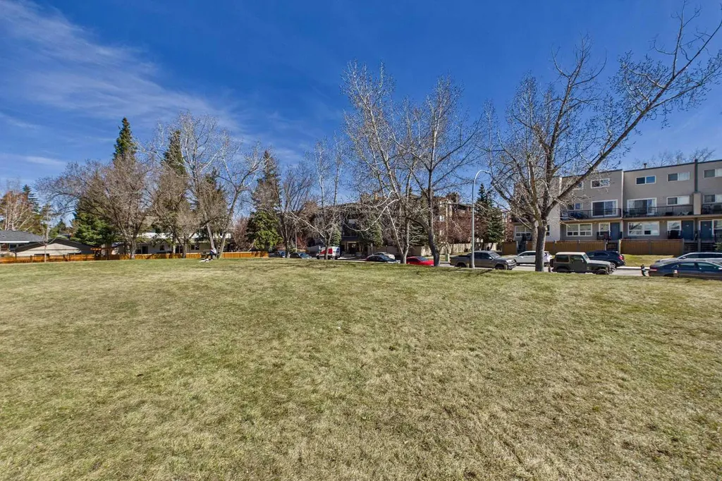 3730 50 Street NW Calgary AB T3A 2V9