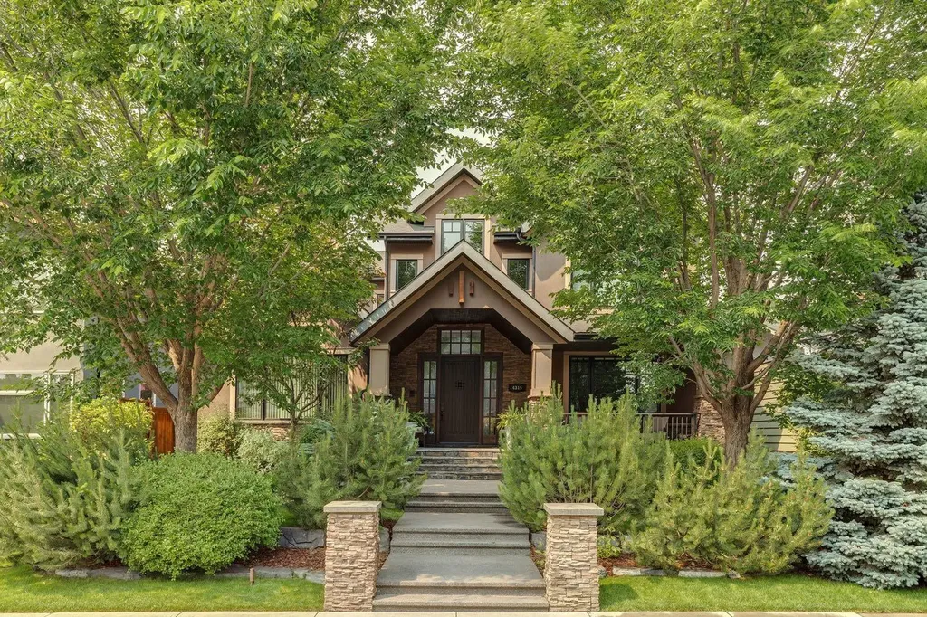 4315 17 Street SW Calgary AB T2T 4P9