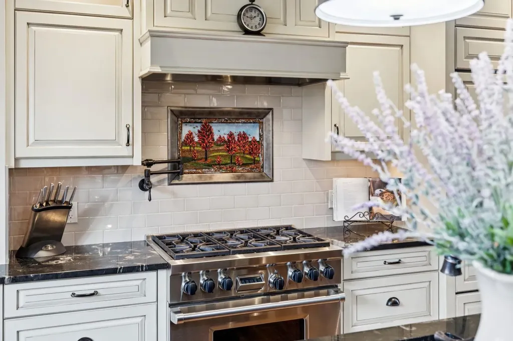 4315 17 Street SW Calgary AB T2T 4P9