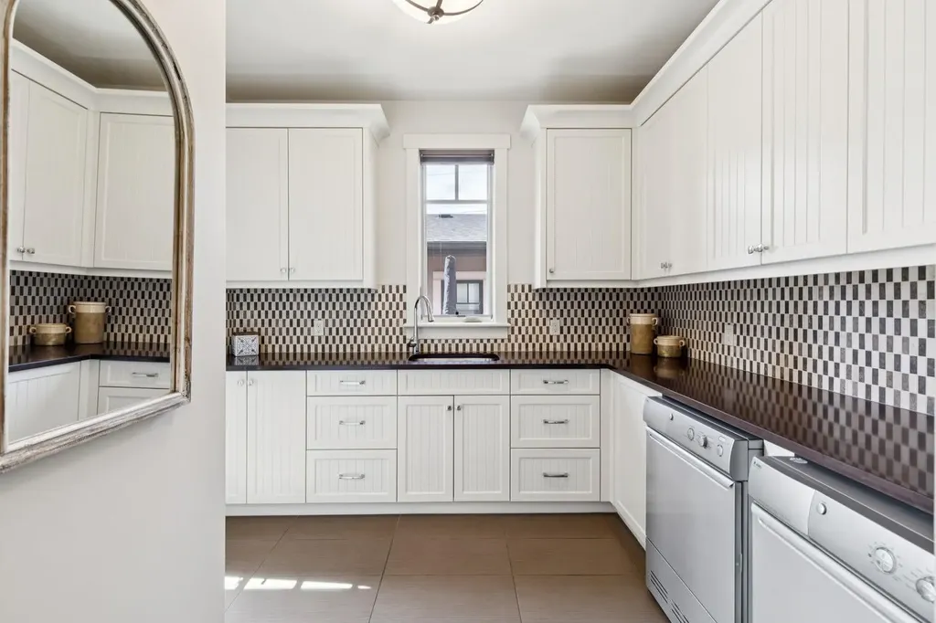 4315 17 Street SW Calgary AB T2T 4P9