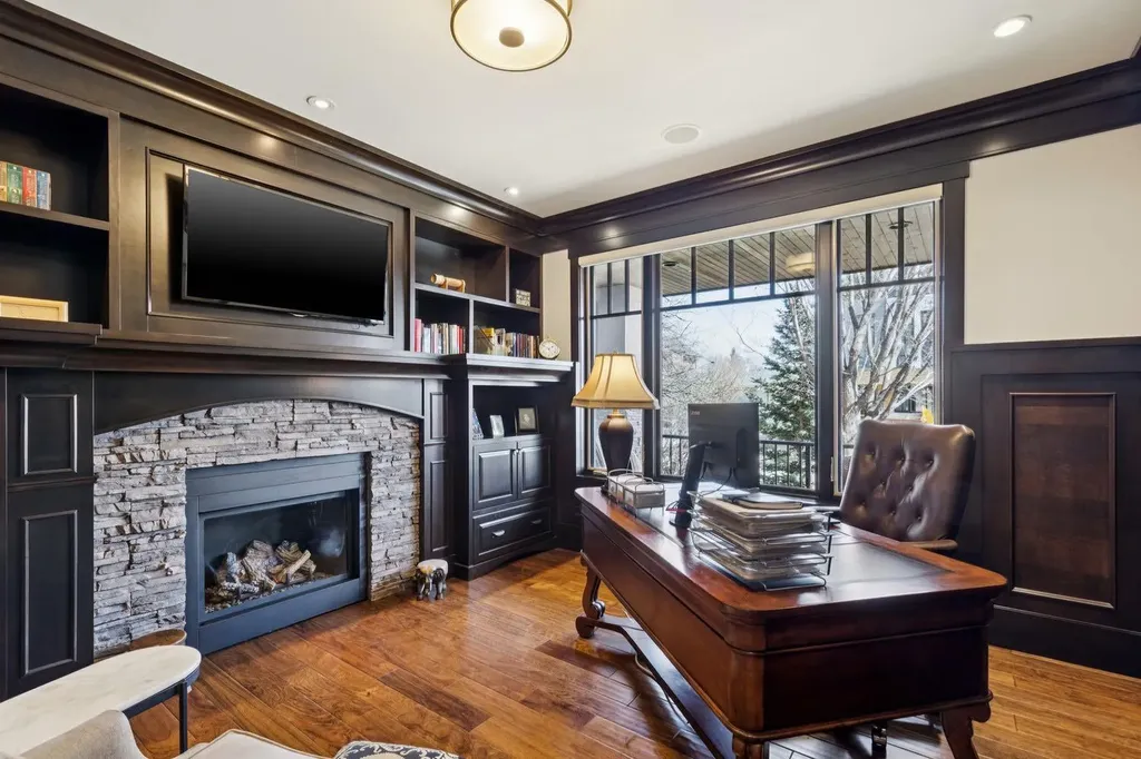 4315 17 Street SW Calgary AB T2T 4P9