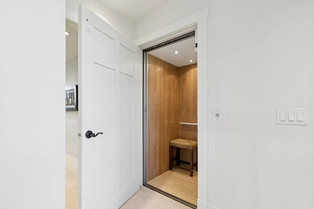 4315 17 Street SW Calgary AB T2T 4P9