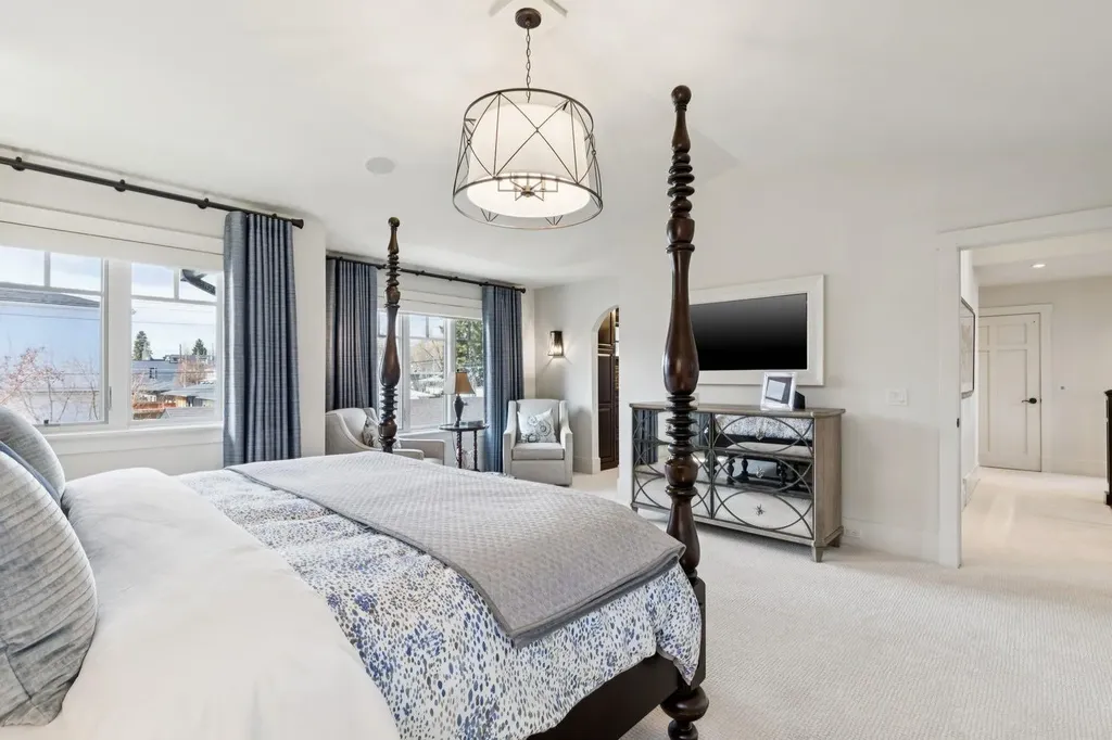 4315 17 Street SW Calgary AB T2T 4P9