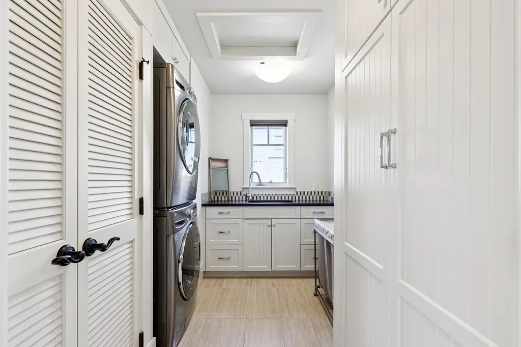 4315 17 Street SW Calgary AB T2T 4P9