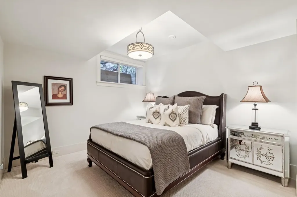 4315 17 Street SW Calgary AB T2T 4P9