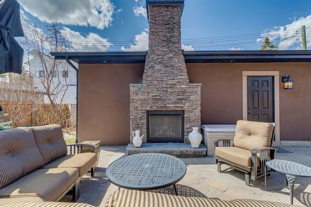 4315 17 Street SW Calgary AB T2T 4P9