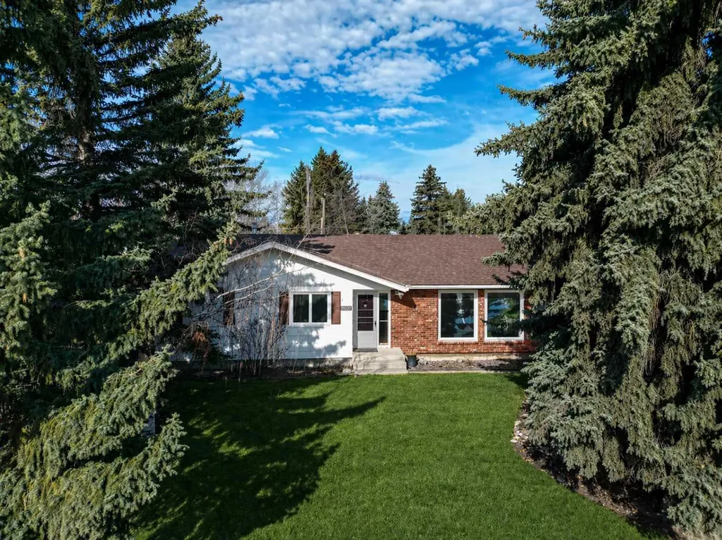 5306 57 Avenue Olds AB T4H 1J3