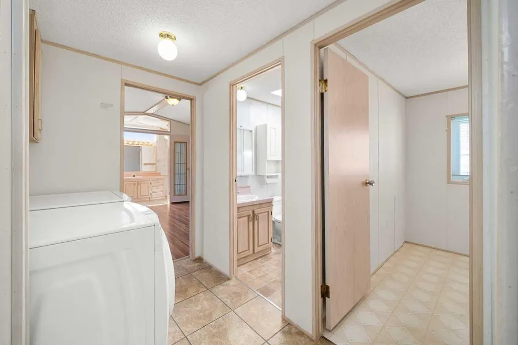 99 Arbour Lake Road NW Calgary AB T3G 4E4