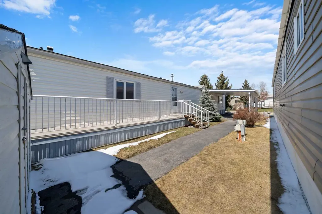 99 Arbour Lake Road NW Calgary AB T3G 4E4