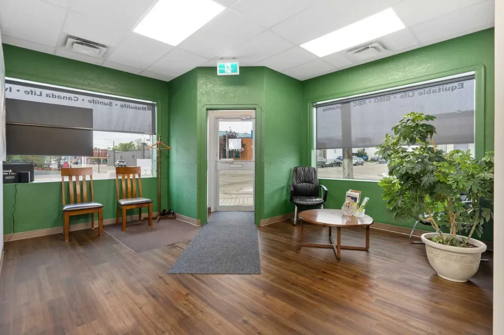 4941 49 Street Camrose AB T4V 1N3