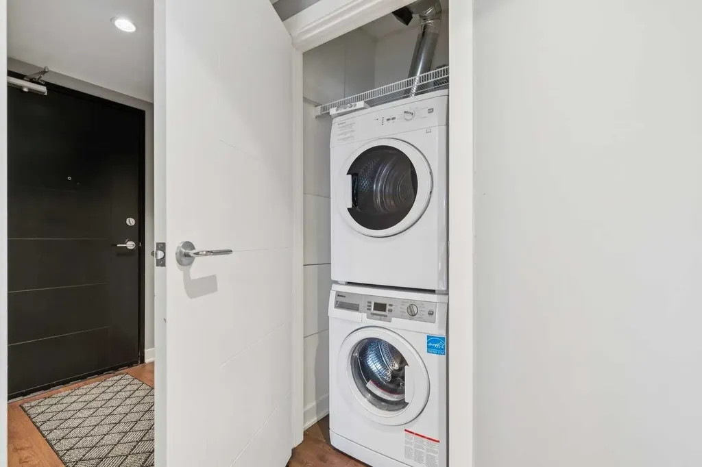 930 6 Avenue SW Calgary AB T2P0V5