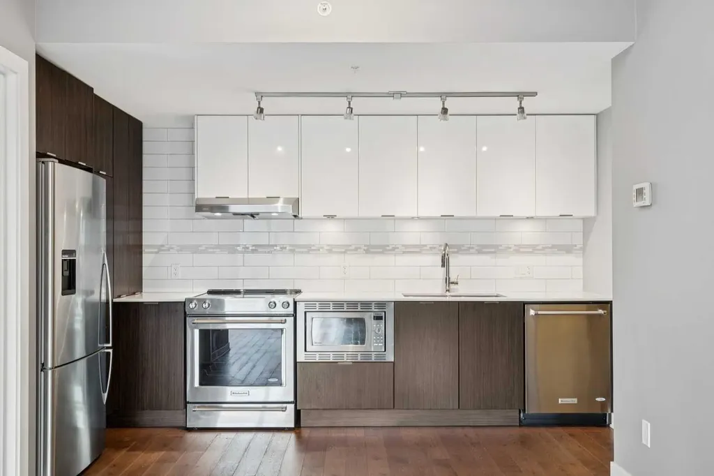 930 6 Avenue SW Calgary AB T2P0V5