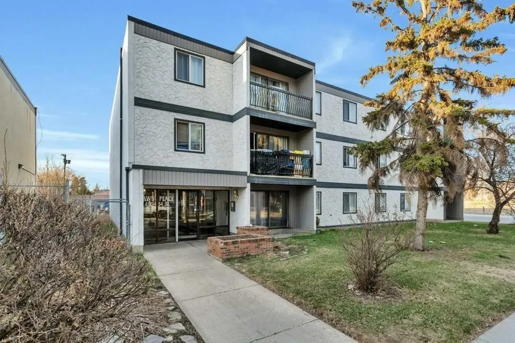4904 54 Street Red Deer AB T4N2G8
