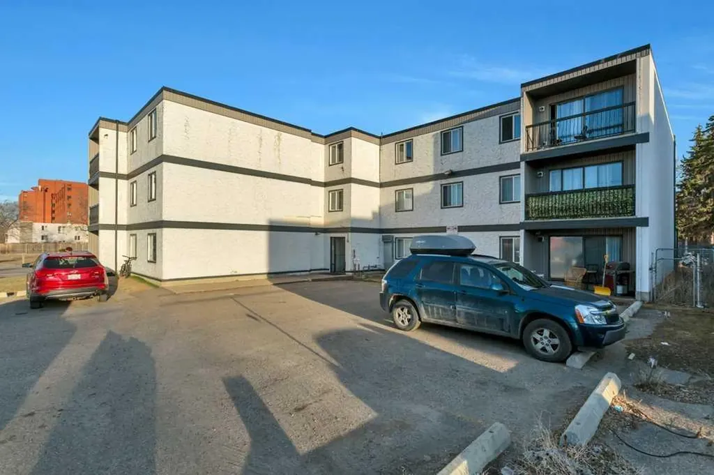 4904 54 Street Red Deer AB T4N2G8