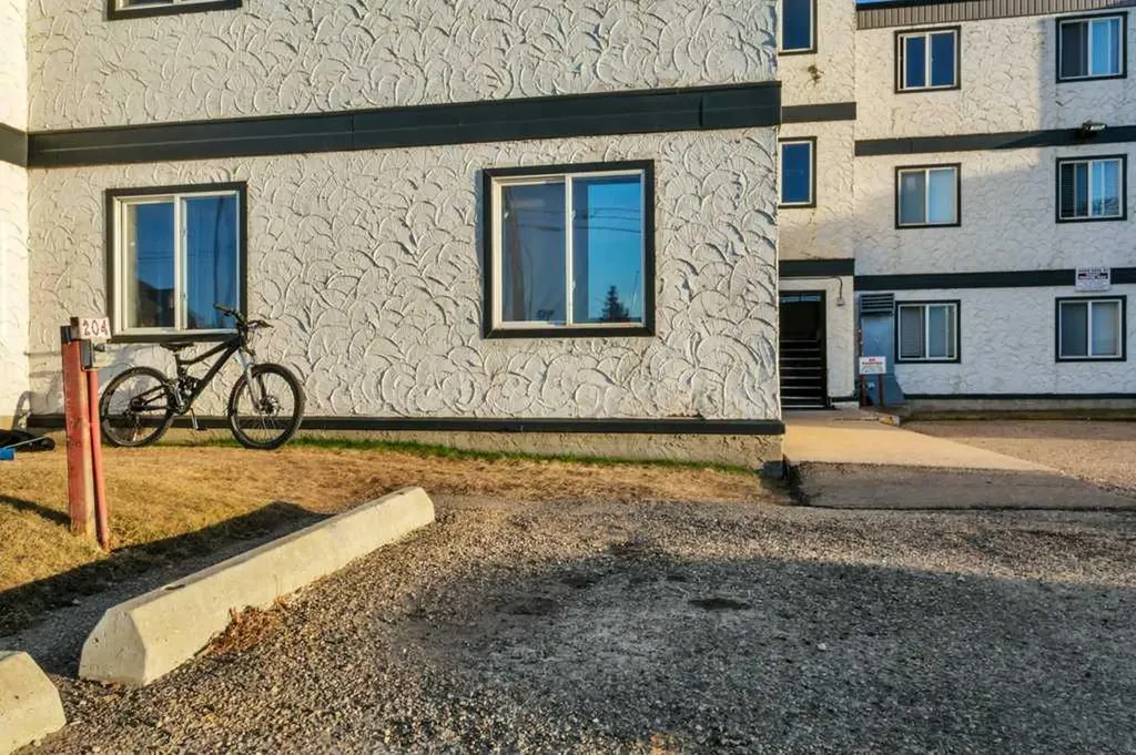 4904 54 Street Red Deer AB T4N2G8