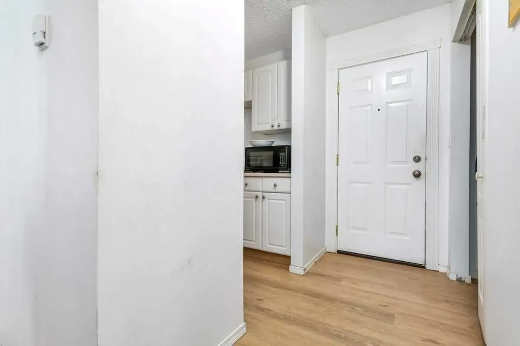 4904 54 Street Red Deer AB T4N2G8