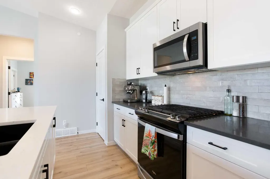 71 Lucas Street NW Calgary AB T3P 1S3