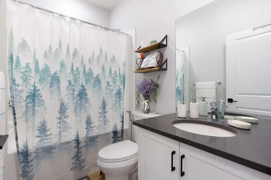 71 Lucas Street NW Calgary AB T3P 1S3