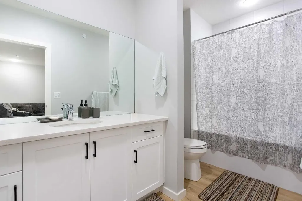 71 Lucas Street NW Calgary AB T3P 1S3