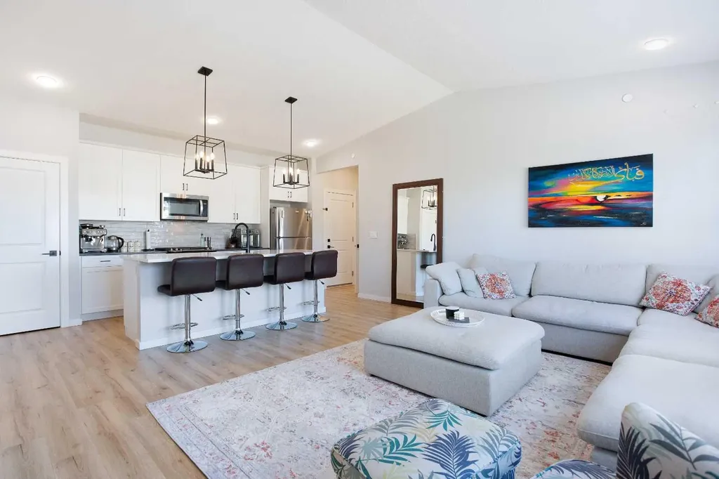 71 Lucas Street NW Calgary AB T3P 1S3