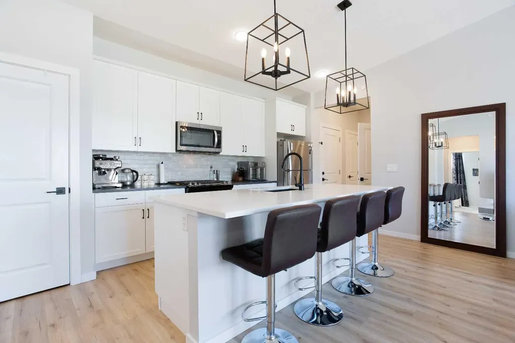 71 Lucas Street NW Calgary AB T3P 1S3