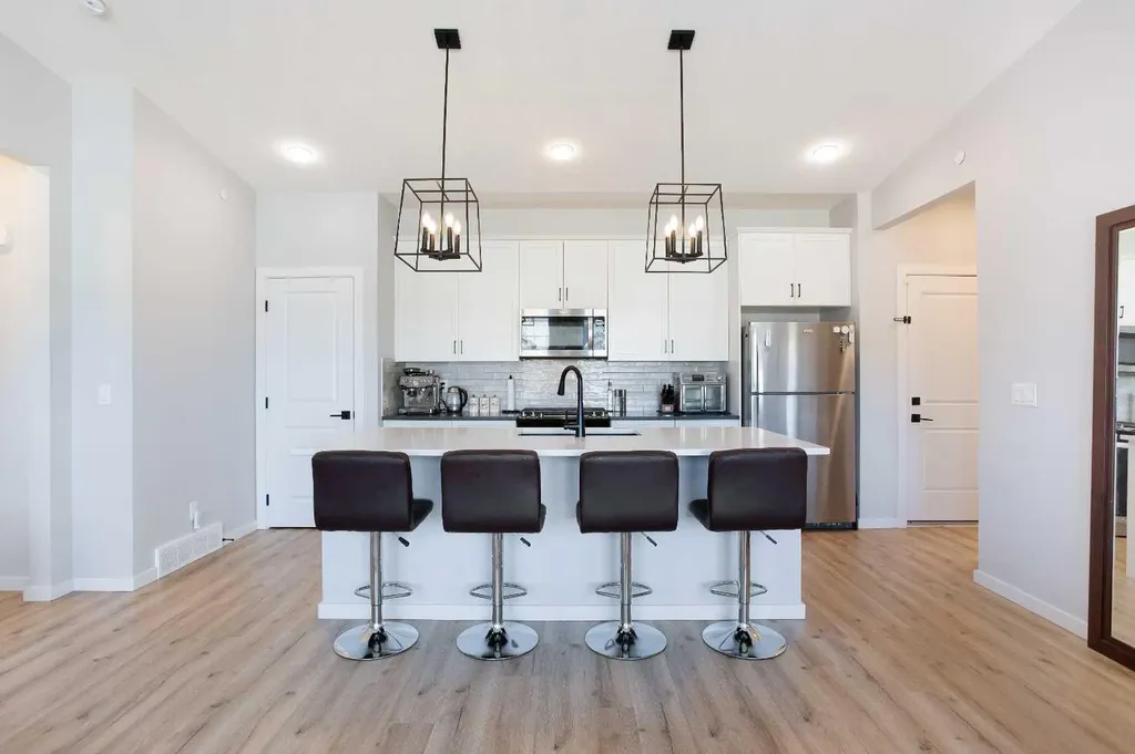71 Lucas Street NW Calgary AB T3P 1S3